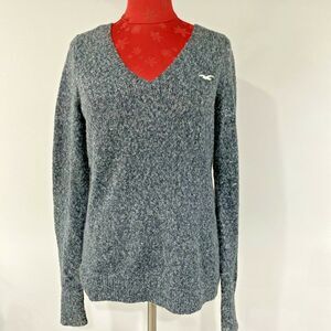 Hollister size M marled gray sweater v-neck pullover style soft cozy preppy look